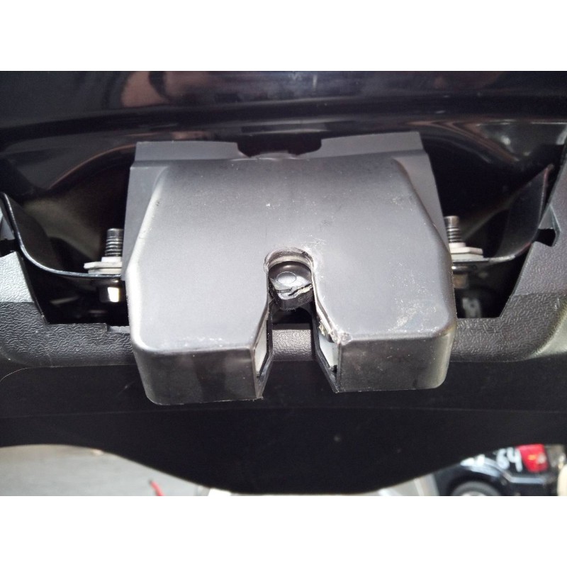 Recambio de cerradura maletero / porton para volvo v40 momentum referencia OEM IAM   