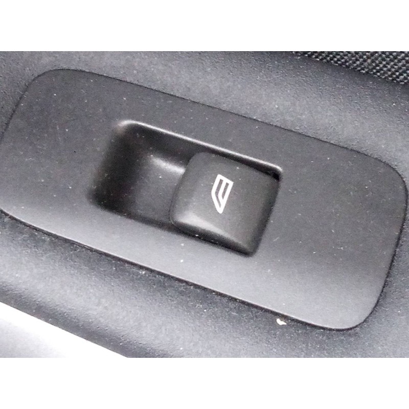 Recambio de mando elevalunas trasero derecho para volvo v40 momentum referencia OEM IAM   