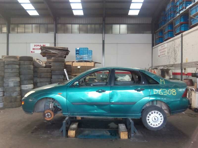 ford focus berlina (cak) del año 2001