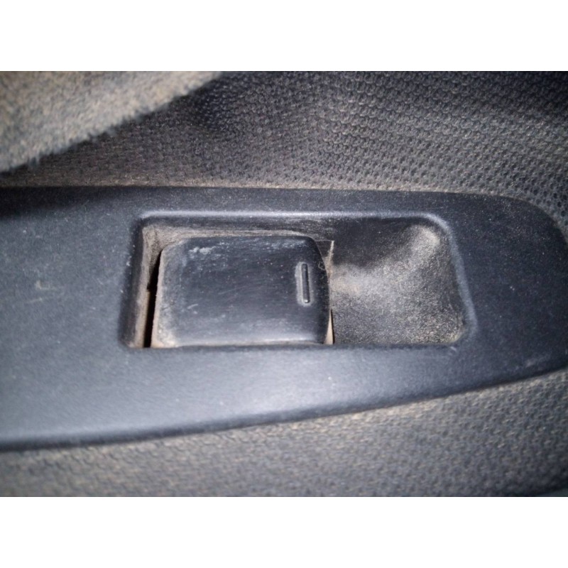 Recambio de mando elevalunas trasero izquierdo para nissan qashqai (j10) acenta referencia OEM IAM   