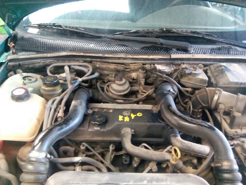 ford focus berlina (cak) del año 2001