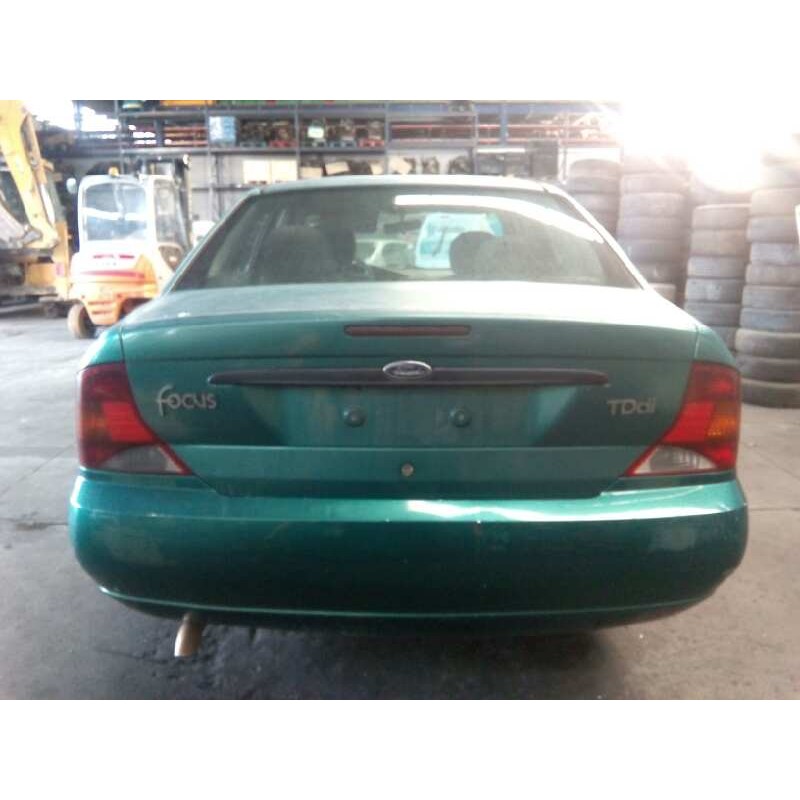 ford focus berlina (cak) del año 2001