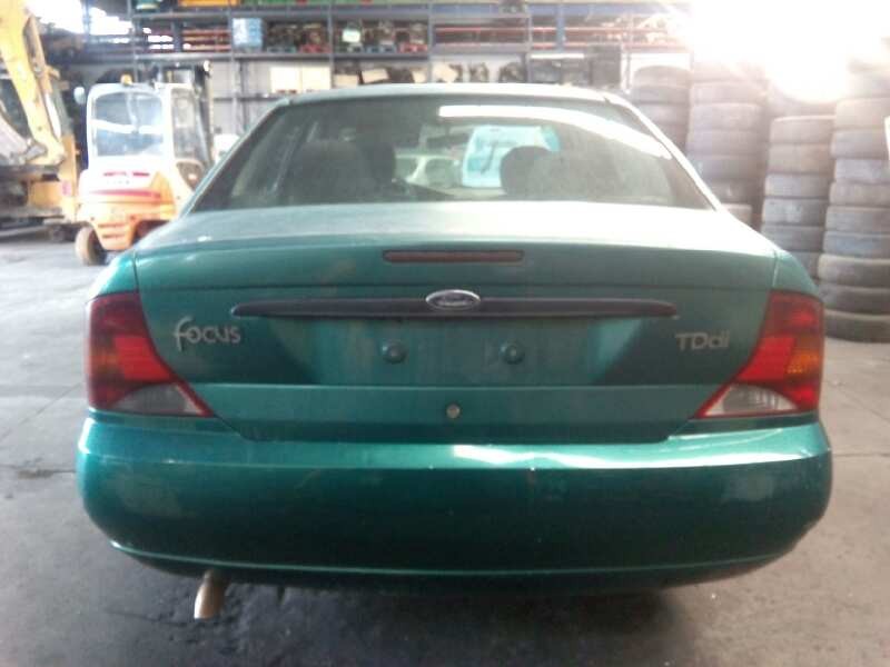ford focus berlina (cak) del año 2001