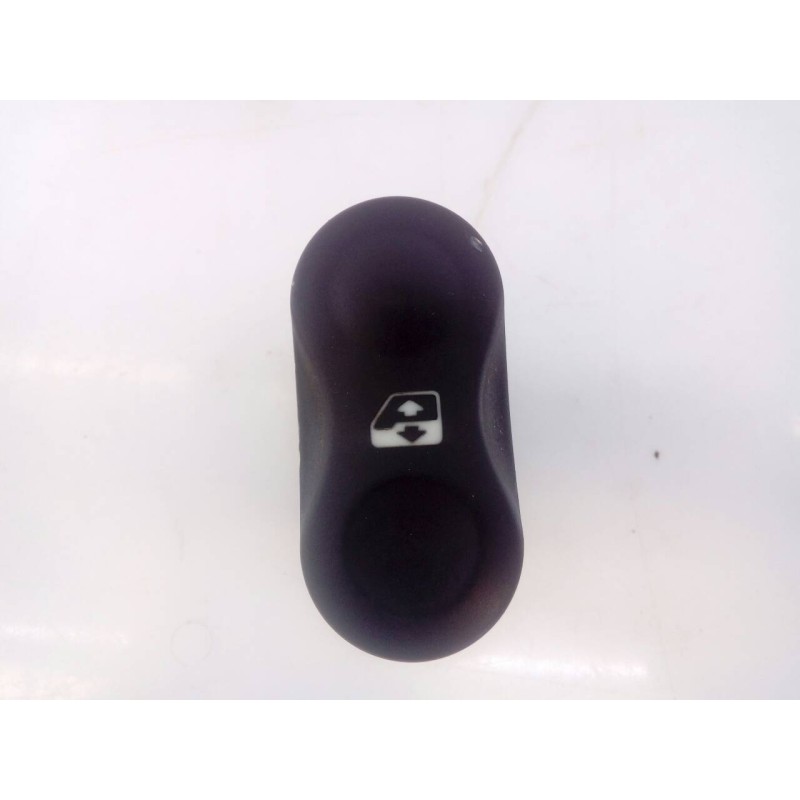 Recambio de mando elevalunas delantero izquierdo para dacia duster ambiance 4x4 referencia OEM IAM 602227  