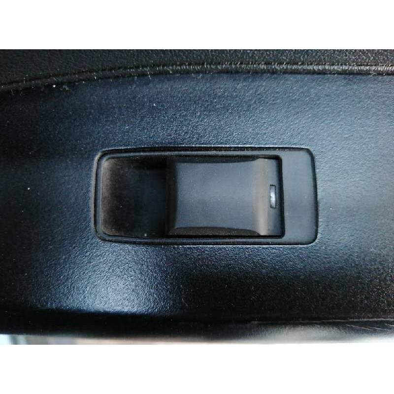 Recambio de mando elevalunas trasero derecho para chrysler jeep compass limited 4x4 referencia OEM IAM   