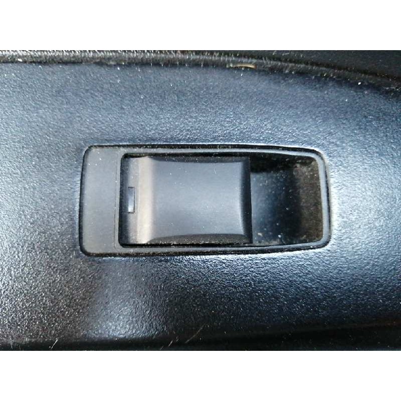 Recambio de mando elevalunas trasero izquierdo para chrysler jeep compass limited 4x4 referencia OEM IAM   