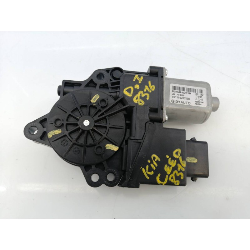 Recambio de motor elevalunas delantero izquierdo para kia cee´d drive referencia OEM IAM 82450A2010  