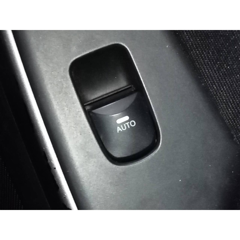 Recambio de mando elevalunas trasero derecho para hyundai i30 (gd) trend referencia OEM IAM   