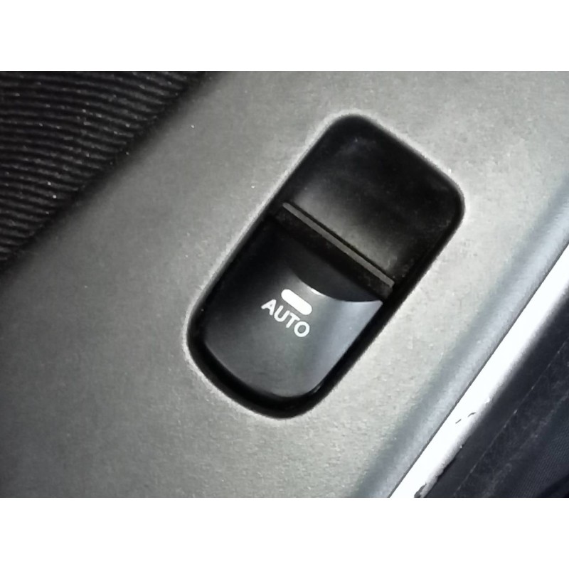 Recambio de mando elevalunas trasero izquierdo para hyundai i30 (gd) trend referencia OEM IAM   