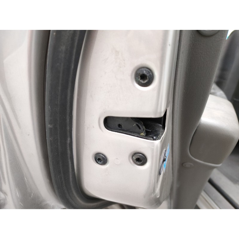 Recambio de cerradura puerta trasera izquierda para hyundai tucson (jm) 2,0 crdi vgt classic 4x2 referencia OEM IAM   