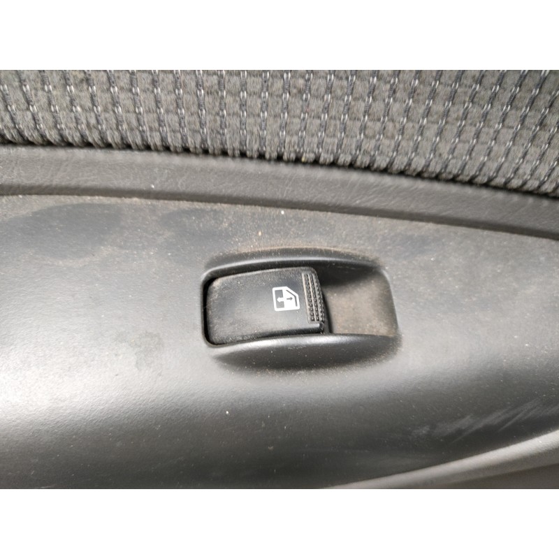 Recambio de mando elevalunas trasero izquierdo para hyundai tucson (jm) 2,0 crdi vgt classic 4x2 referencia OEM IAM   