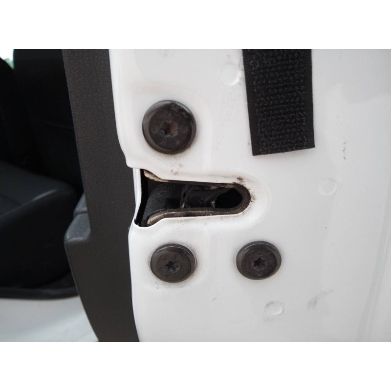 Recambio de cerradura puerta trasera derecha para dacia sandero stepway referencia OEM IAM   