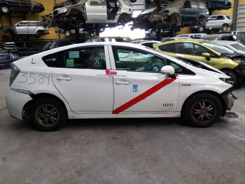 toyota prius (nhw30) del año 2012