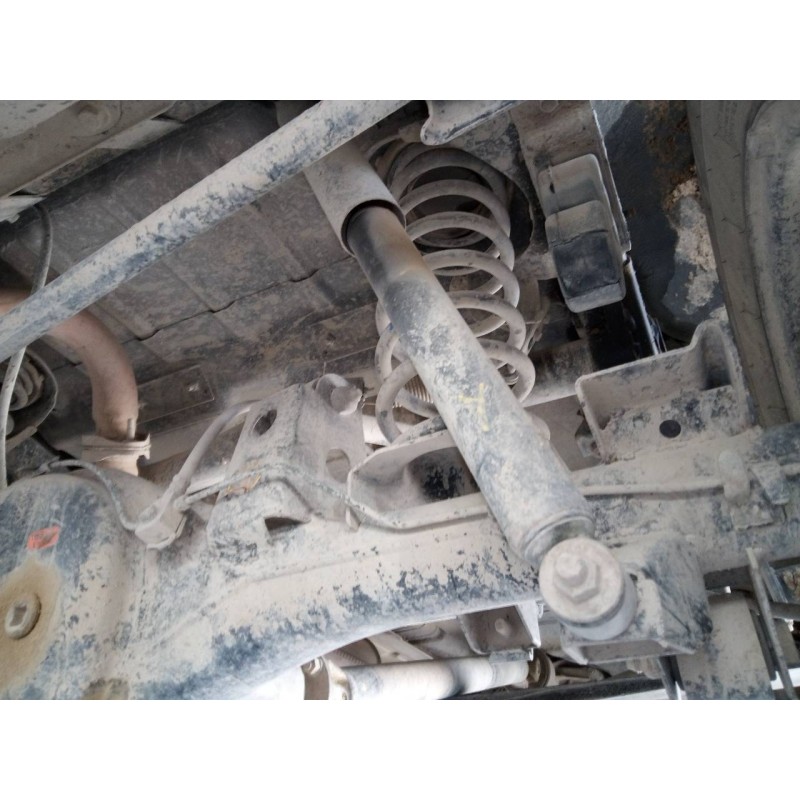 Recambio de amortiguador trasero derecho para nissan terrano/terrano.ii (r20) aventura referencia OEM IAM   