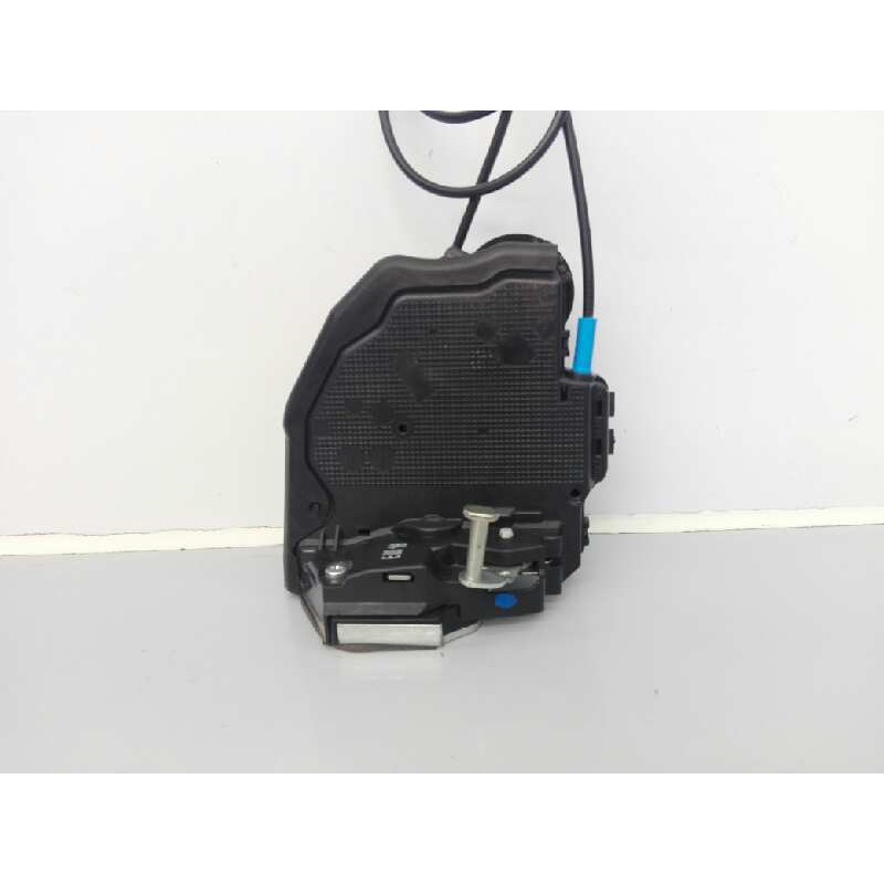 Recambio de cerradura puerta trasera derecha para toyota auris advance referencia OEM IAM A084219  