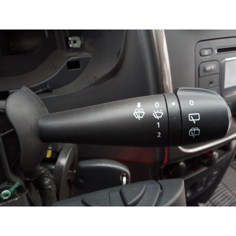 Recambio de mando limpia para dacia sandero stepway referencia OEM IAM   