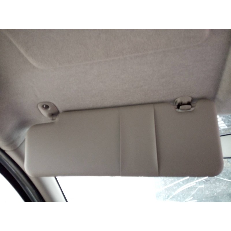 Recambio de parasol izquierdo para dacia sandero stepway referencia OEM IAM   