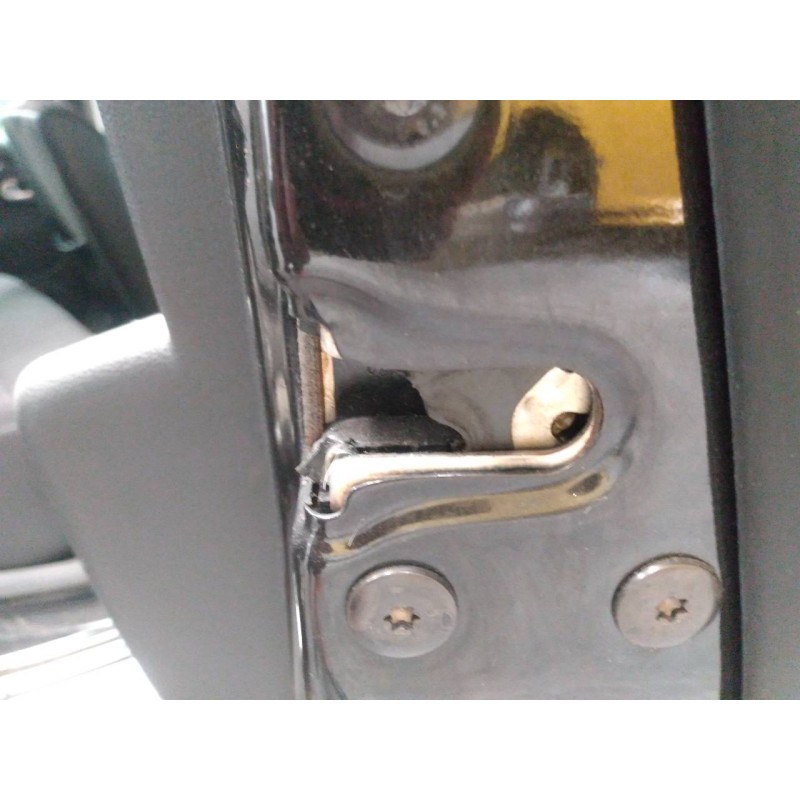 Recambio de cerradura puerta trasera derecha para dacia duster ambiance 4x4 referencia OEM IAM   