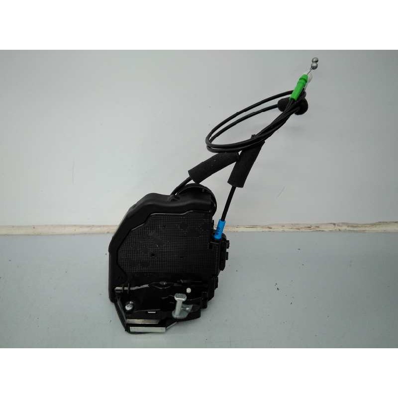 Recambio de cerradura puerta trasera derecha para toyota land cruiser (j15) gx referencia OEM IAM A046693 1102703 