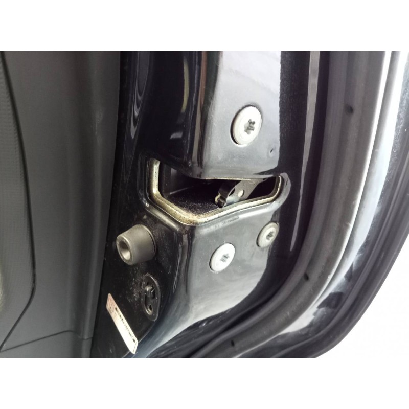 Recambio de cerradura puerta trasera derecha para toyota auris active referencia OEM IAM   