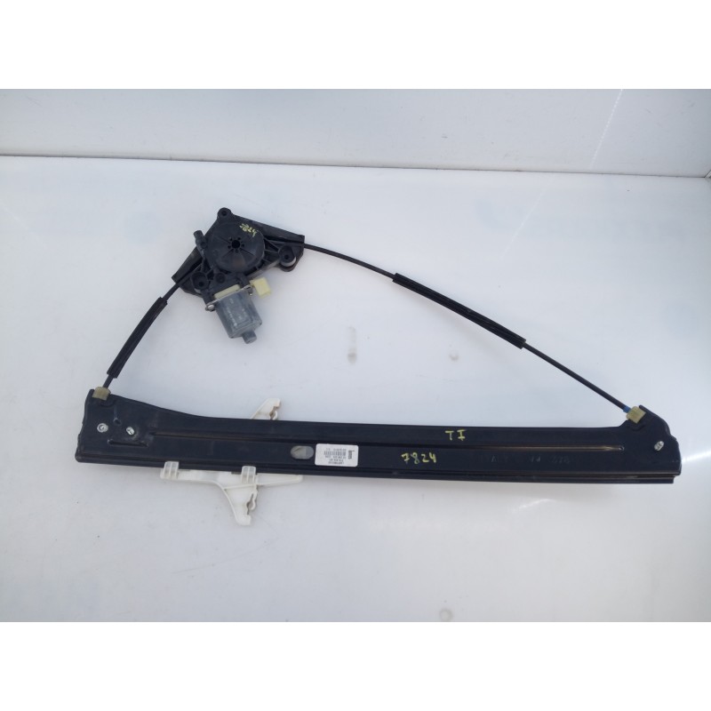 Recambio de elevalunas trasero izquierdo para volkswagen touran (5t1) sport bmt referencia OEM IAM 5Q0959801A 5TA839461 