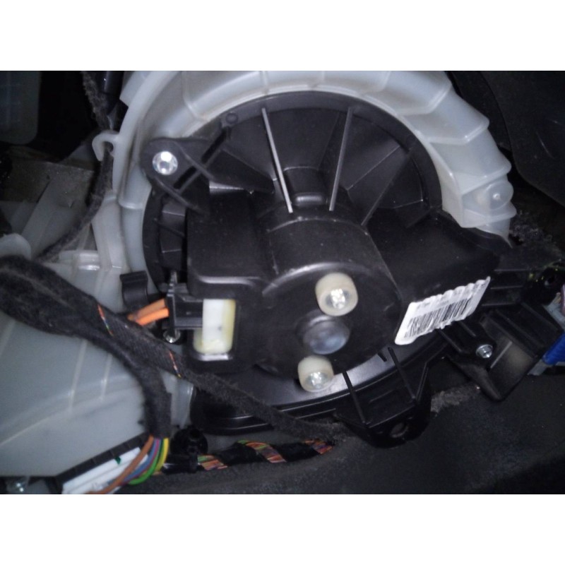 Recambio de ventilador calefaccion para opel corsa e selective referencia OEM IAM 13335075  