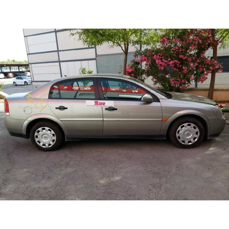 opel vectra c berlina del año 2002