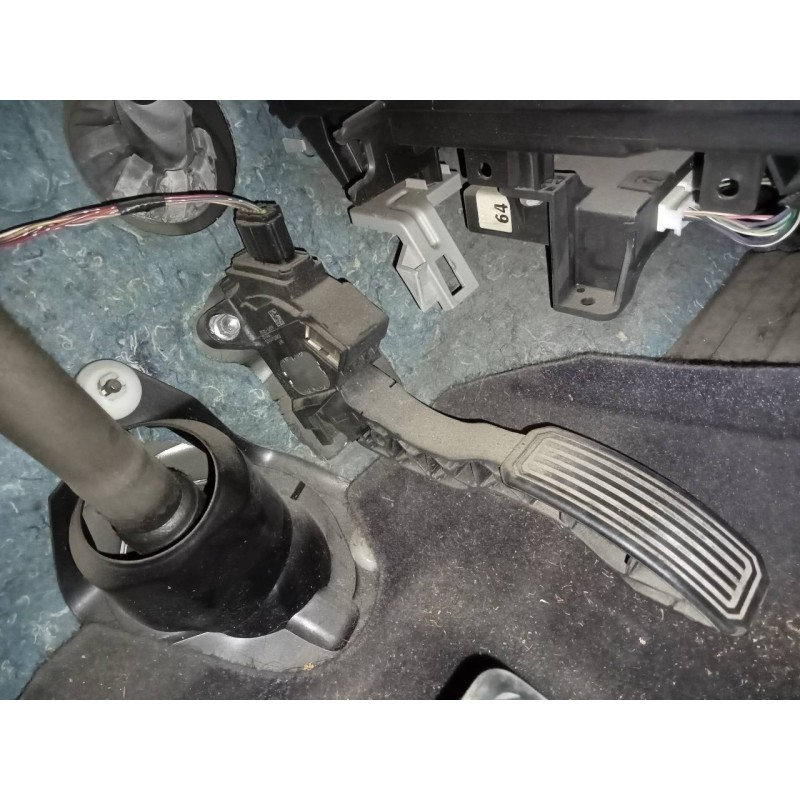 Recambio de pedal acelerador para toyota auris active referencia OEM IAM 7811002011  