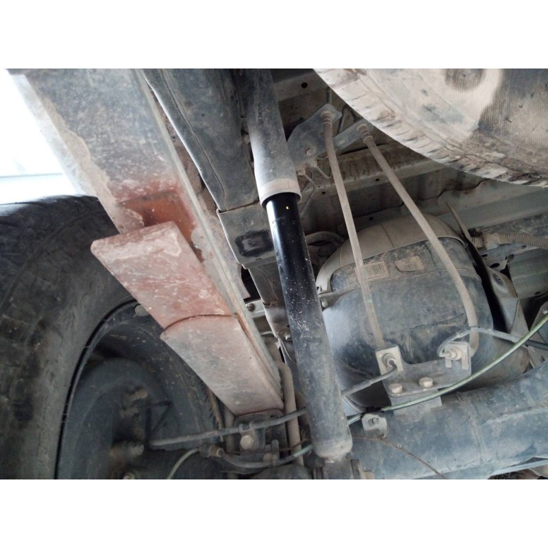 Recambio de amortiguador trasero izquierdo para toyota hilux (kun) double cab 4x4 referencia OEM IAM   