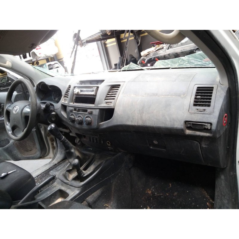 Recambio de salpicadero para toyota hilux (kun) double cab 4x4 referencia OEM IAM   