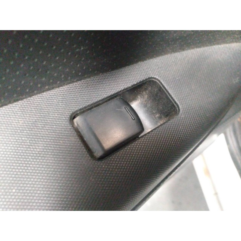 Recambio de mando elevalunas trasero izquierdo para nissan note (e11e) tekna referencia OEM IAM   