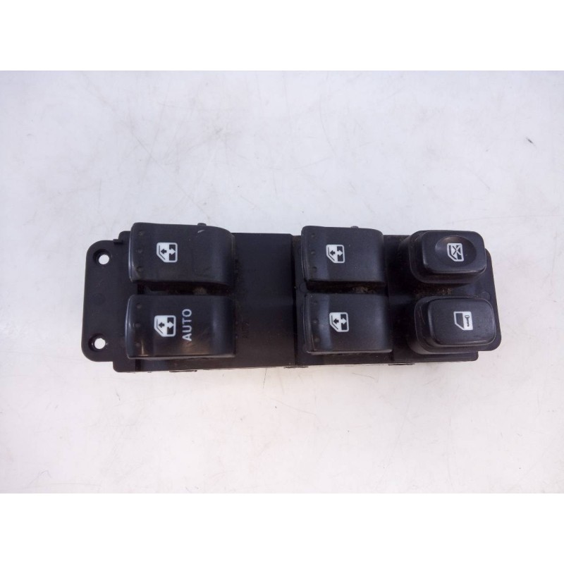 Recambio de mando elevalunas delantero izquierdo para ssangyong rexton w limited 4wd referencia OEM IAM 202007152  