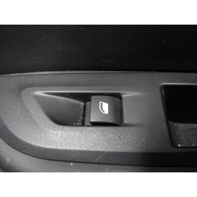 Recambio de mando elevalunas trasero derecho para peugeot 2008 (p1) active referencia OEM IAM   