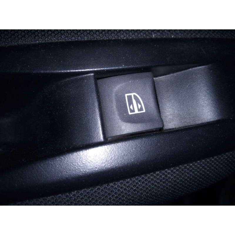 Recambio de mando elevalunas trasero izquierdo para renault megane iii berlina 5 p expression referencia OEM IAM   