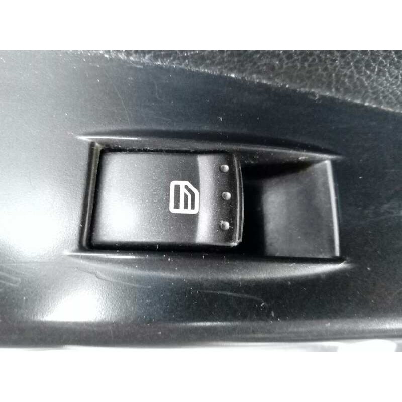 Recambio de mando elevalunas trasero izquierdo para ssangyong korando crystal 4x2 referencia OEM IAM   