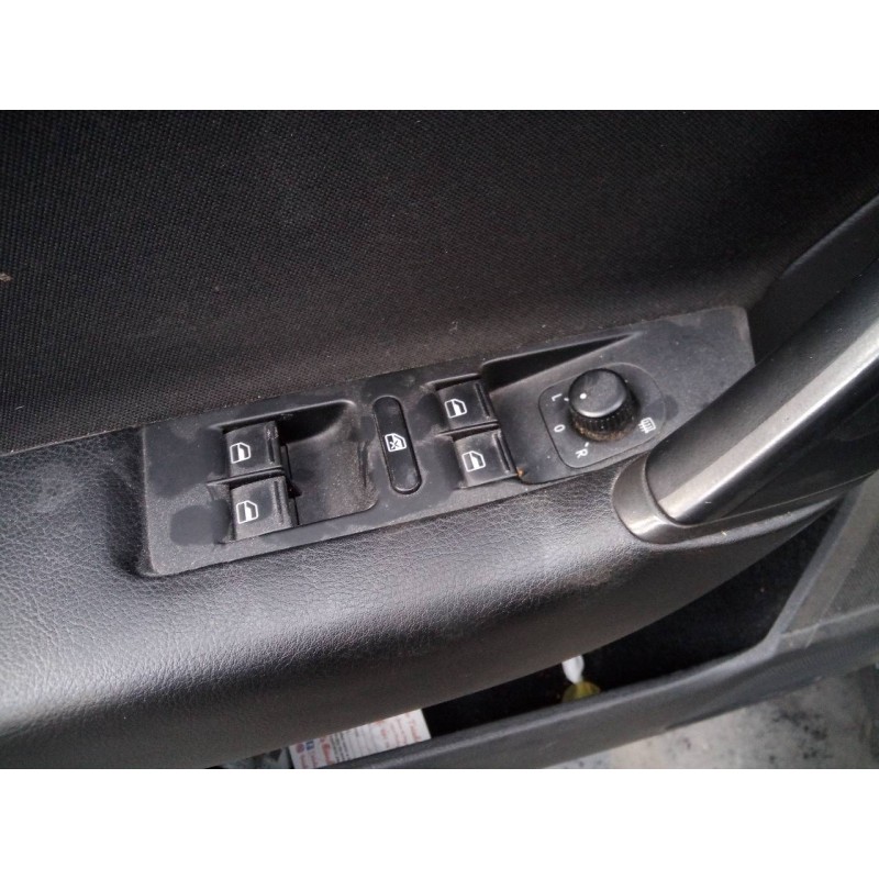 Recambio de mando elevalunas delantero izquierdo para volkswagen passat variant (365) advance bluemotion referencia OEM IAM   