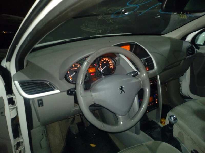 peugeot 207 del año 2008