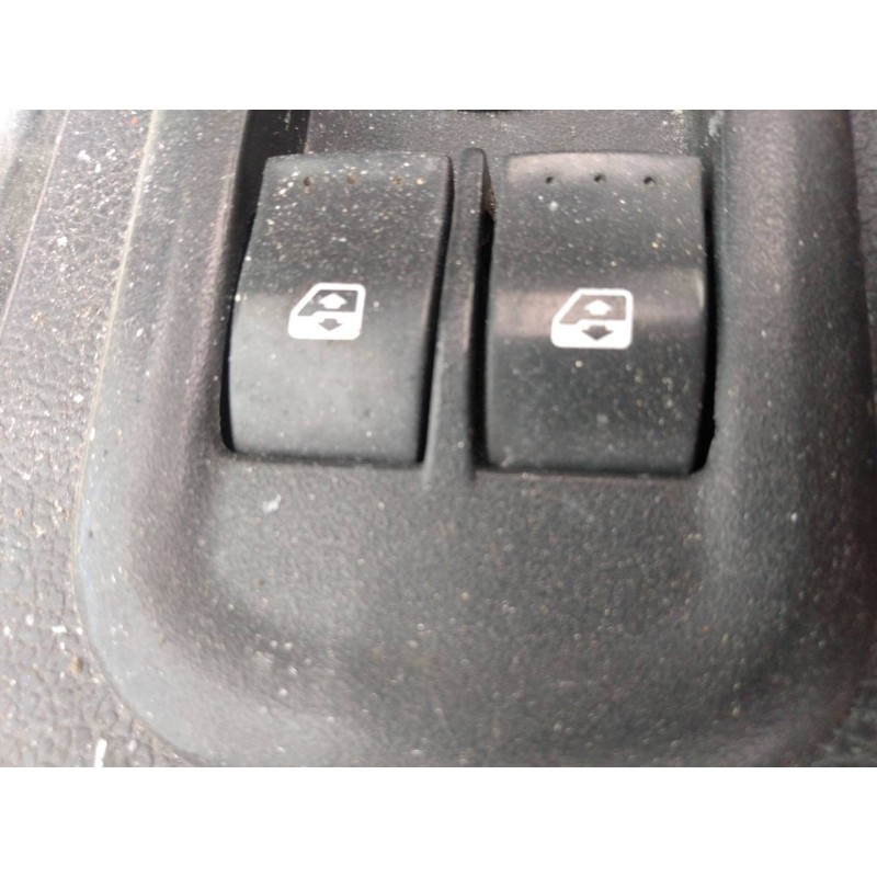 Recambio de mando elevalunas delantero izquierdo para nissan nv400 pritsche l3h1 3,5t referencia OEM IAM   