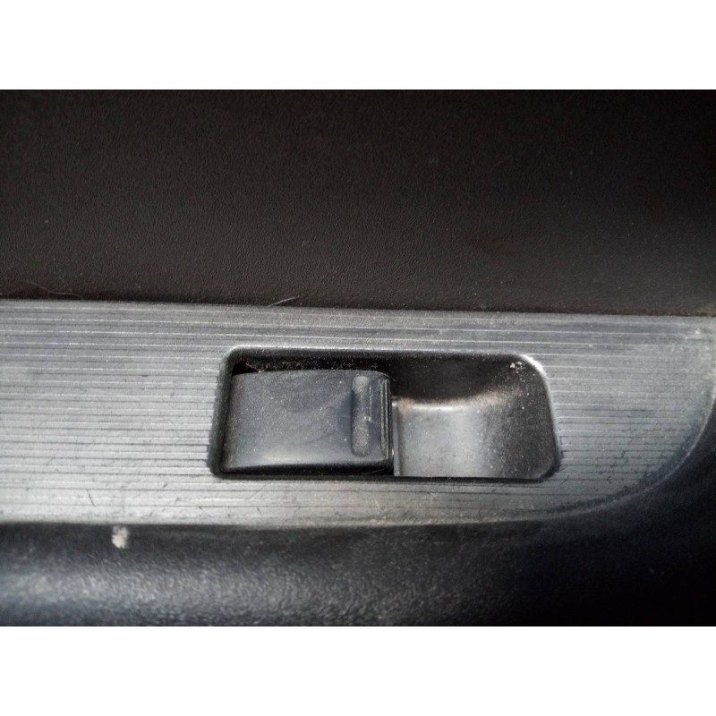 Recambio de mando elevalunas trasero izquierdo para nissan x-trail (t30) comfort referencia OEM IAM   