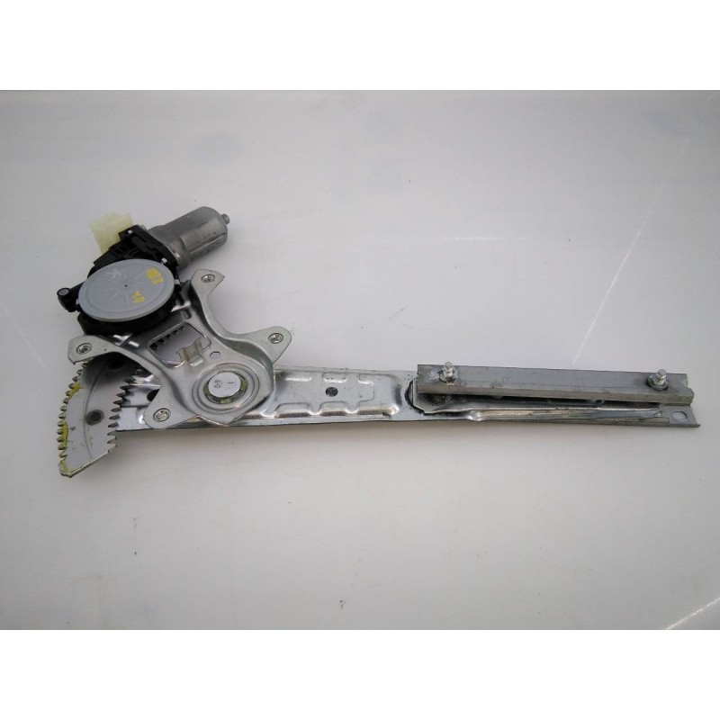 Recambio de elevalunas trasero derecho para nissan x-trail (t32) tekna referencia OEM IAM 827204CA0A 2621004650 