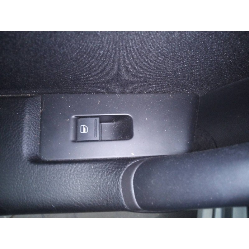 Recambio de mando elevalunas trasero izquierdo para volkswagen passat variant (365) advance bluemotion referencia OEM IAM   