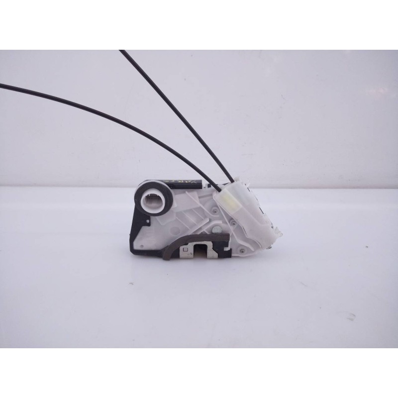 Recambio de cerradura puerta delantera izquierda para toyota yaris hybrid active referencia OEM IAM T4311140  