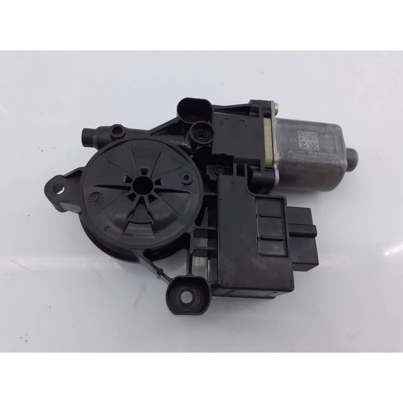 Recambio de motor elevalunas trasero derecho para volkswagen golf vii lim. advance bluemotion referencia OEM IAM 0130822694  