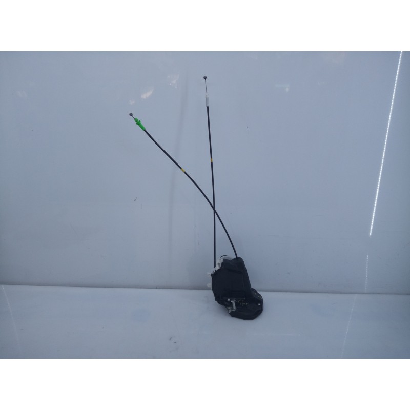 Recambio de cerradura puerta trasera izquierda para toyota yaris hybrid active referencia OEM IAM 180802 U2014120 