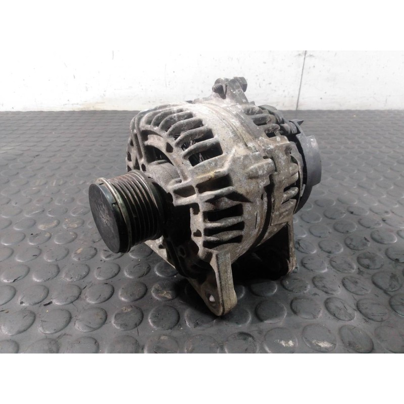 Recambio de alternador para renault clio iii emotion referencia OEM IAM 8200660033 0124425071 