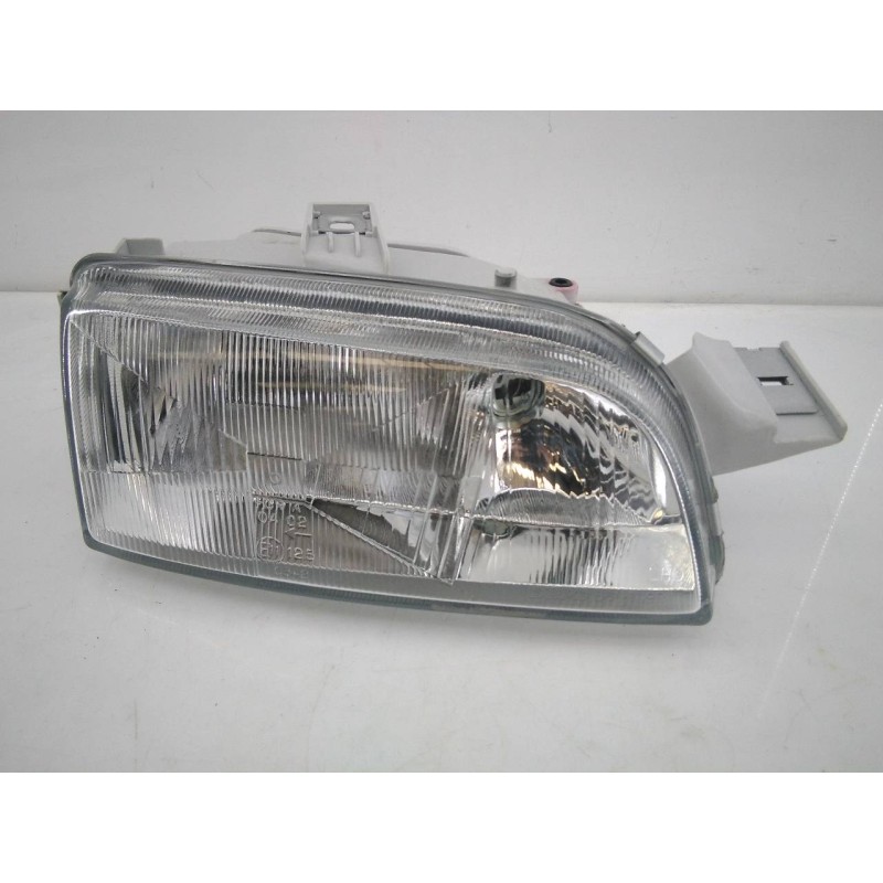 Recambio de faro derecho para fiat punto berlina (176) referencia OEM IAM 086611119 6611119R 