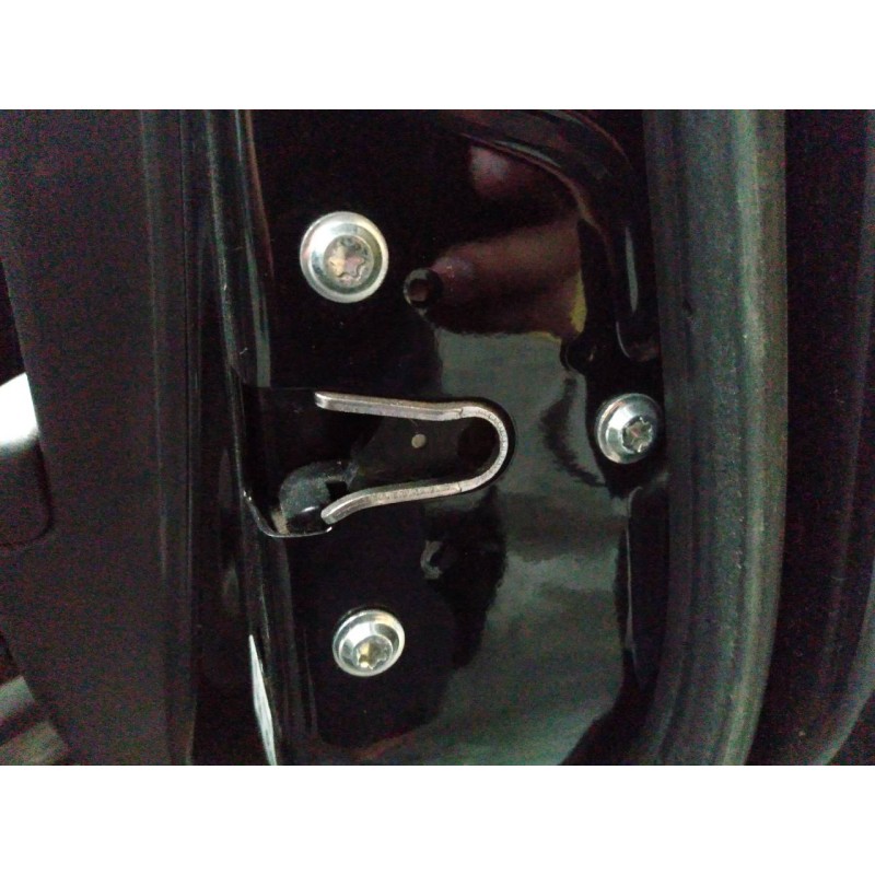 Recambio de cerradura puerta trasera derecha para chevrolet captiva 2.0 vcdi lt referencia OEM IAM   