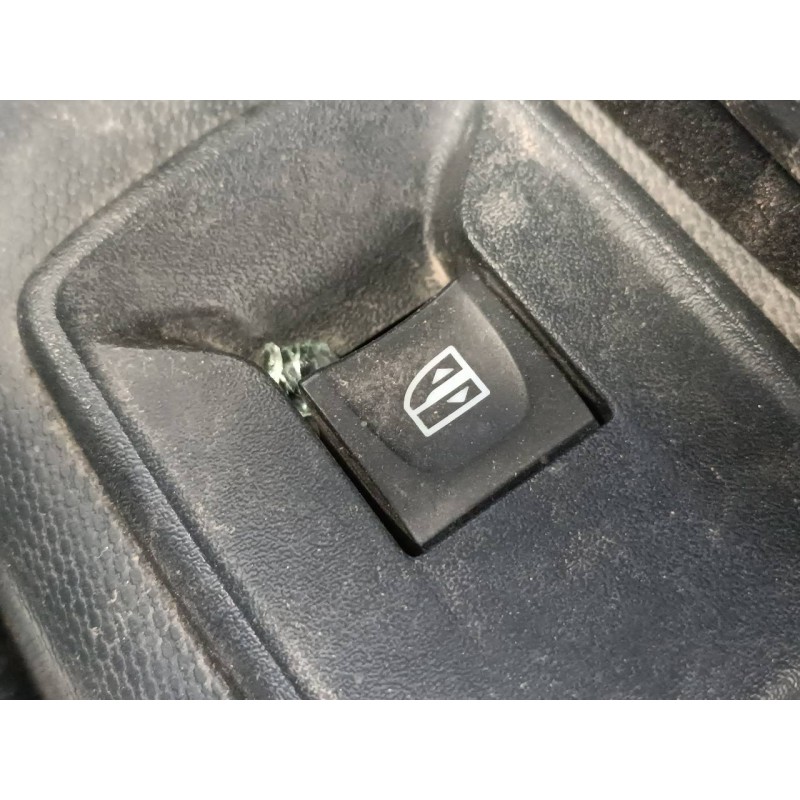 Recambio de mando elevalunas delantero derecho para dacia sandero stepway ambiance referencia OEM IAM   