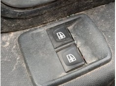 Recambio de mando elevalunas delantero izquierdo para dacia sandero stepway ambiance referencia OEM IAM   