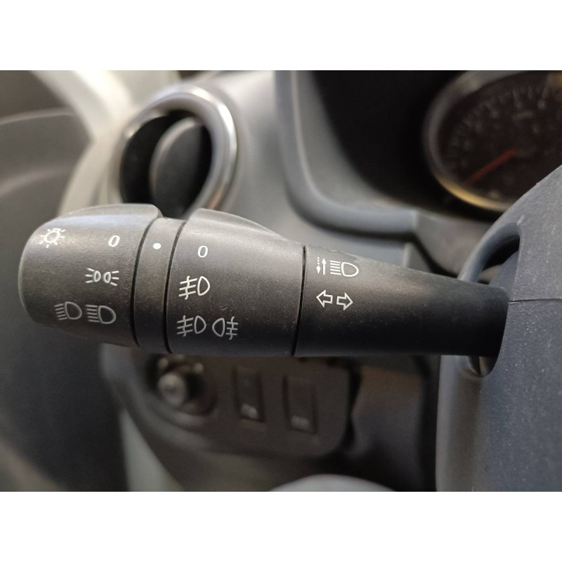 Recambio de mando intermitentes para dacia sandero stepway ambiance referencia OEM IAM   